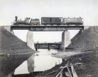 Железная дорога (поезда, паровозы, локомотивы, вагоны) - Поезд на мосту через р.Явенгу