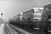 Железная дорога (поезда, паровозы, локомотивы, вагоны) - Эшелон с автобусами