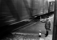 Железная дорога (поезда, паровозы, локомотивы, вагоны) - На переезде