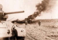 Войны (боевые действия) - Танки Т-34, подбитые в ходе советского контрнаступления под Прохоровкой, июль, 1943 г.