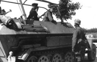 Войны (боевые действия) - Немецкий средний бронетранспортер SdKfz 251/3 Ausf B