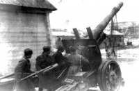 Войны (боевые действия) - Советские артиллеристы ведут огонь по немецким позициям в Сталинграде.