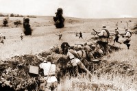 Войны (боевые действия) - Советская пехота поднимается в контратаку