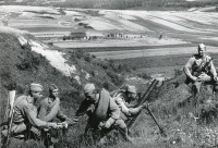 Войны (боевые действия) - Расчет 82мм батальонного миномета на Курской дуге