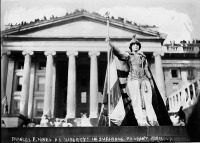 Вашингтон - Hedwig Reicher as Columbia in Suffrage Parade США , Вашингтон (округ Колумбия)