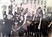 Рязань - Рязань. Дети работников троллейбусного депо на демонстрации 7-го Ноября.