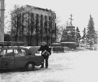 Рязань - На пъедестале бывш. памятника В.И. Ленину поставлен крест.