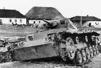 Военная техника - Танк Pz.III подбитый советскими артиллеристами в районе Харькова. Юго-Западный фронт, май 1942 года