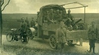 Военная техника - Германские солдаты в грузовике 
