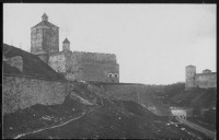 Нарва - Нарвский замок и Ивангородская крепость.
