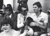 Актеры, актрисы - кино и театра - Николай Караченцов, Олег Янковский и Александр Абдулов на футбольном матче, 1984 год.