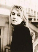 Актеры, актрисы - кино и театра - Рената Литвинова — первокурсница сценарного факультета ВГИКа, 1984 год.