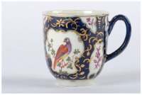 Предметы быта - Синяя кофейная чашка с птицами