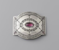 Драгоценности, ювелирные изделия - Серебряная брошь-пряжка с аметистом