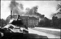 Калининград - Калининград (до 1946 г. Кёнигсберг). Советский танк на улице Кенигсберга.