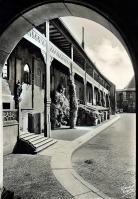 Калининград - Кёнигсберг. Вид из портала Замковой кирхи на внутренний двор и северное крыло Королевского Замка