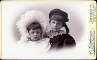 Калининград - Кёнигсберг. Портрет двух очаровательных малышей.
