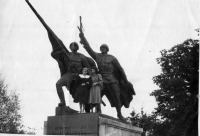 Калининград - Мемориал 1200 гвардейцев. Скульптурная группа 