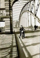 Советск - Тильзит. Мотоциклист на мосту Королевы Луизы.