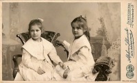 Черняховск - Портрет двух девочек из Инстербурга.