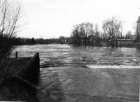 Гусев - Gumbinnen. Железнодорожный мост к мельнице Пранга через реку Писса в период половодья.