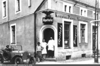 Правдинск - Где это? Apotheker Hinz vor seinem Haus 1925—1945, Россия, Калининградская область, Правдинск