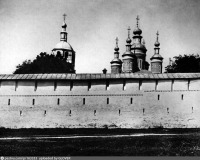 Боровск - Боровский Пафнутьев монастырь. Фрагмент восточной стены 1900—1910,