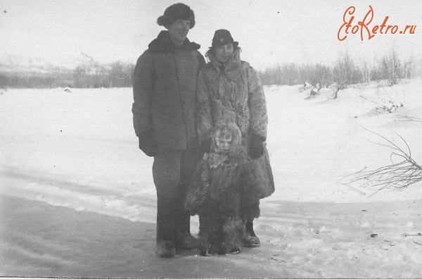 Усть-Омчуг - Посёлок Усть-Омчуг Магаданской области (На прогулке). 1944