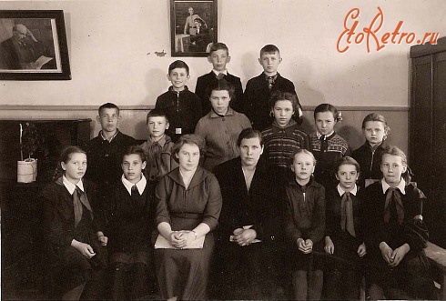 Усть-Омчуг - Тенькинская средняя школа. 1958