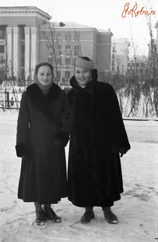 Мурманск - Мурманск. 1960 г. Снимок перед демонстрацией.