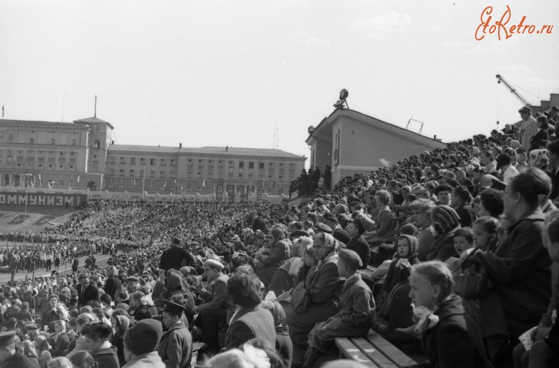 Мурманск - Мурманск. 19.05.1962 г. День пионерии. Парад на стадионе 