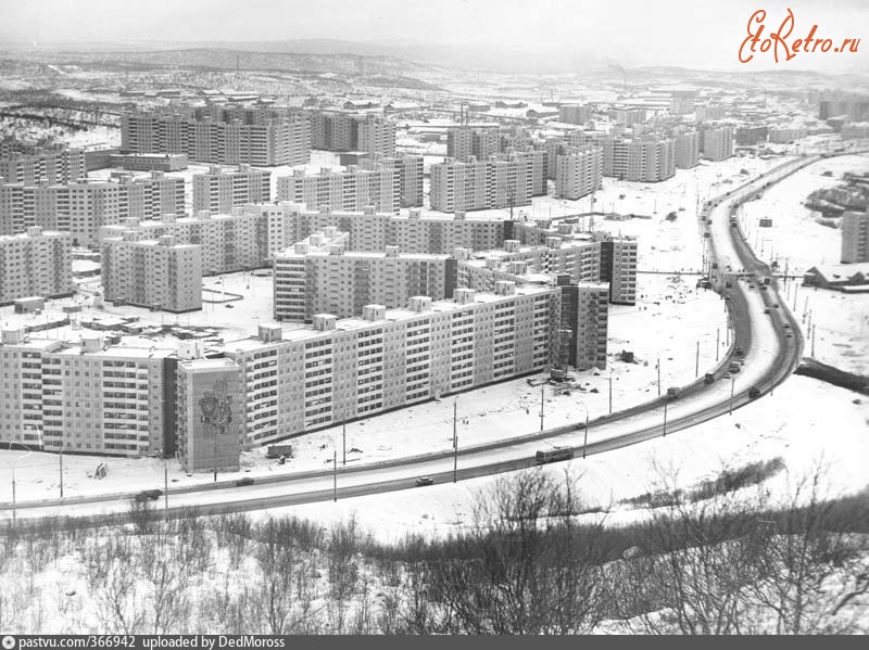 Мурманск - Первомайский район. Вид с сопки на Кольский проспект и микрорайон № 305