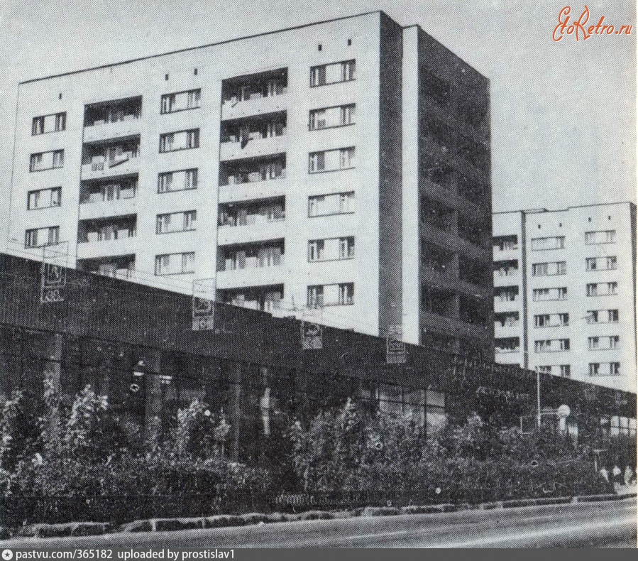 Мурманск - Комплекс 9-этажных домов с магазином 