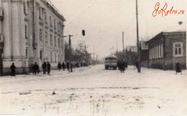 Энгельс - Перекресток улиц Калинина и Ленина