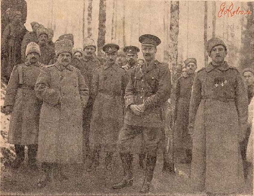 Разное - Командующий армией генерал Радко-Дмитриев и представитель английской военной миссии майор И.А. Торнхиль в гостях у латышских стрелков.