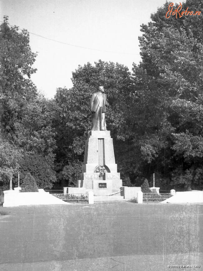 Балашов - Памятник В.И.Ленину в парке им.Куйбышева