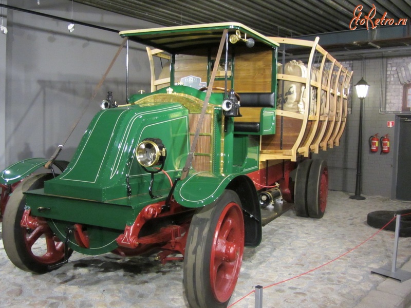 Ретро автомобили - Renault FU, 1918-й год.