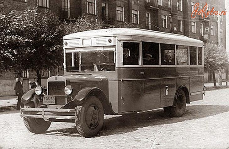 Ретро автомобили - Автобус ЗИС-8