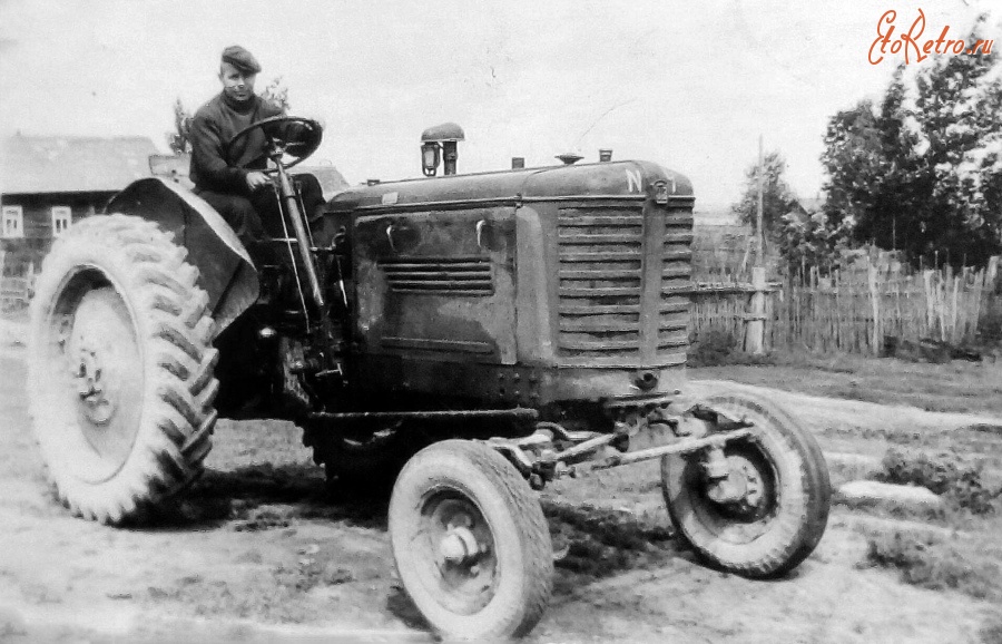Ретро автомобили - Трактор МТЗ-2