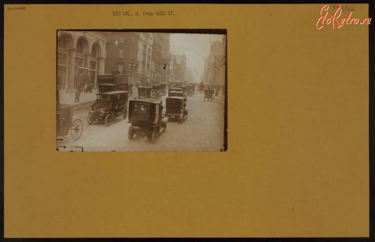 Ретро автомобили - Автомобили на Пятой Авеню и 42 улице,  1900-1914