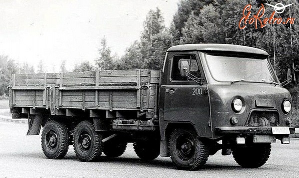 Ретро автомобили - Опытный трехосный УАЗ-452ДГ