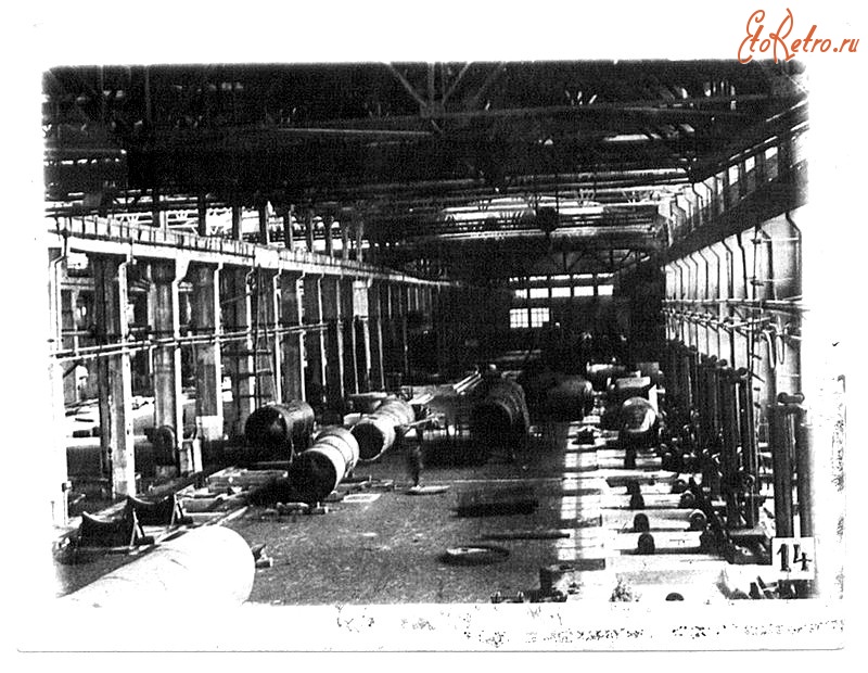 Луганск - Луганстрой.Из серии фотографий Луганского паровозного заводо,вступившего в строй в июле 1933 г.Южный пролет.