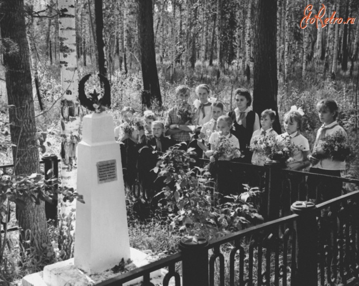 Свердловская область - Пионеры посещают место гибели Павлика Морозова, 1968г.