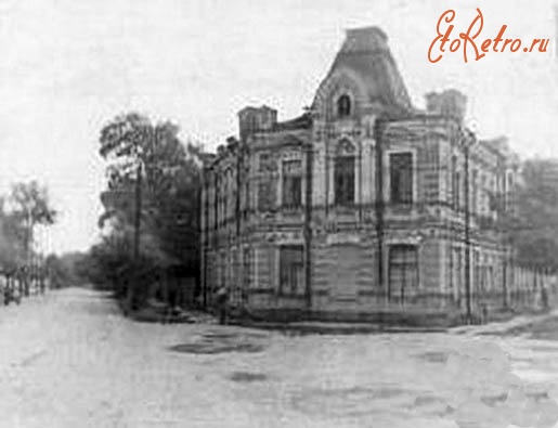 Полтава - Здание на пересечении ул.Гагарина и Пушкина.