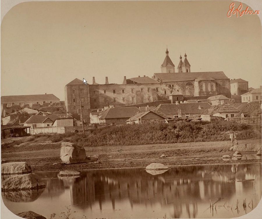 Винница - Винница. Руины иезуитского монастыря - вид с р. Ю. Буг