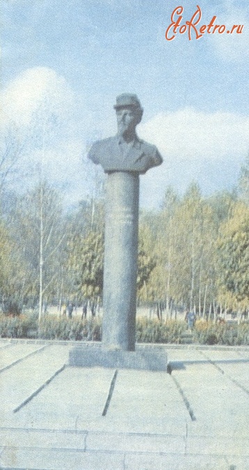 Житомир - Памятник Ярославу Домбровскому.