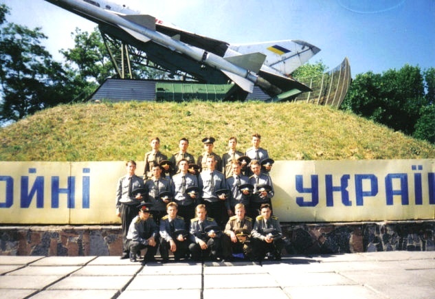 Житомир - На фоне СУ-9.
