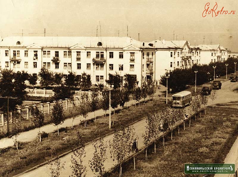 Невинномысск - Улица Менделеева - центральная улица города Невинномысска. 60-е гг..