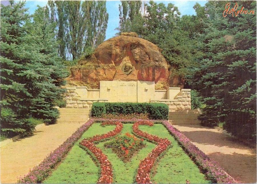 Кисловодск - Барельеф В. И. Ленина на Красных камнях
