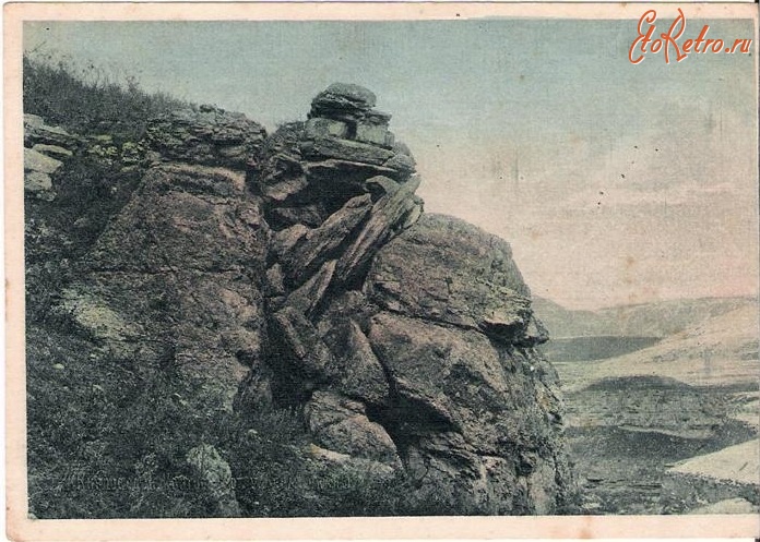 Кисловодск - Чёртов грот у Лермонтовской скалы, в цвете